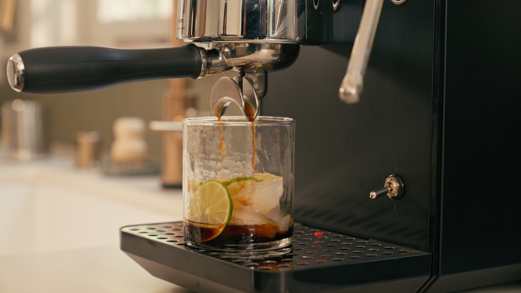 GEMILAI COFFEE MACHINE cinematography still 6 of 7
